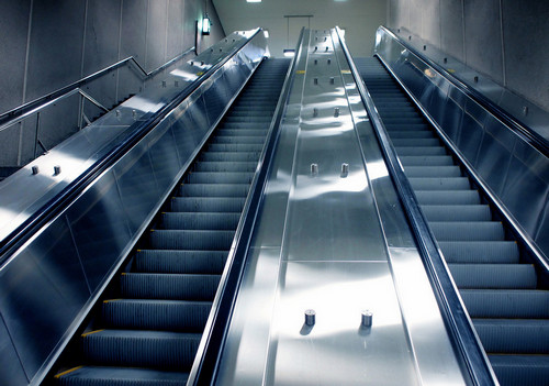 电梯安全出产与设备同样重要